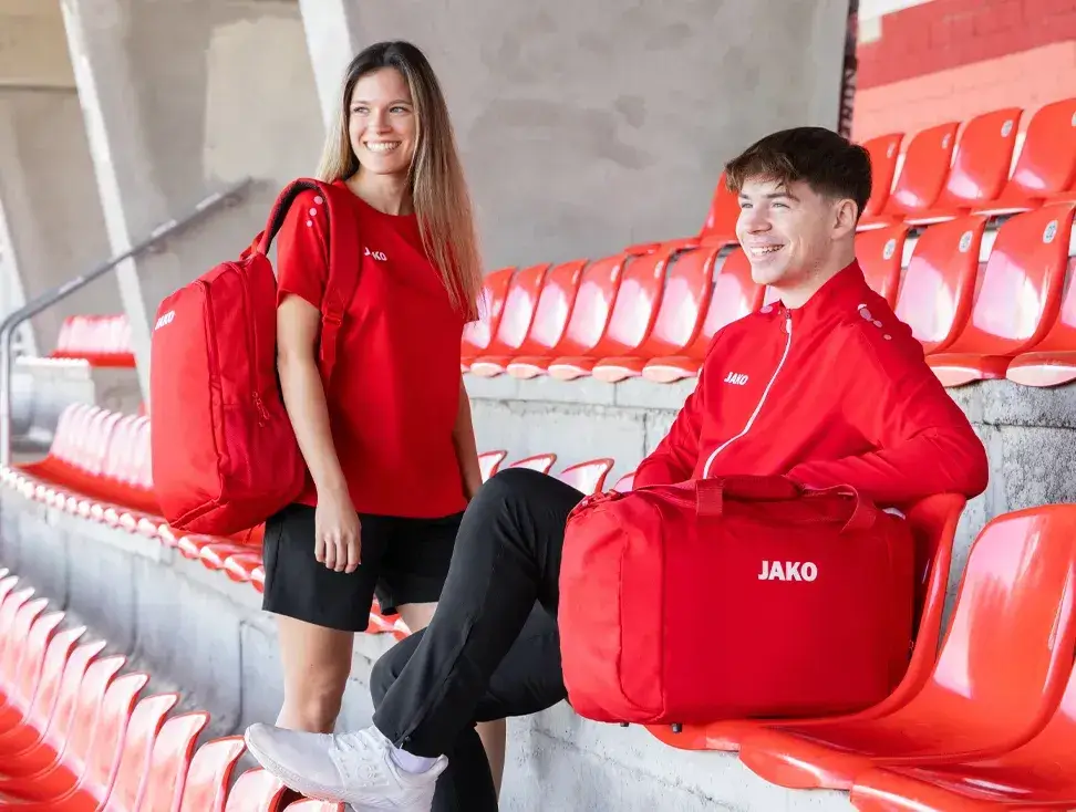 Sporttaschen und Trainingsbekleidung für Teamsport bei Sport Duwe Nordenham im Landkreis Wesermarsch